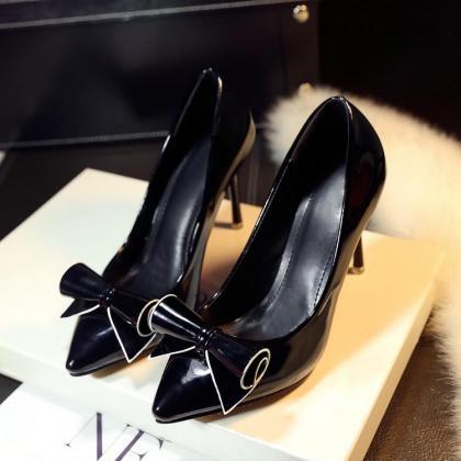 Patent Leather Bow Accent Pointed-toe High Heel..